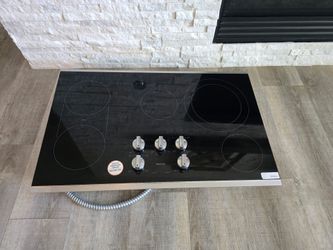 Maytag - 36 inch Wide 5 element Built-In Electric Cooktop - Stainless
