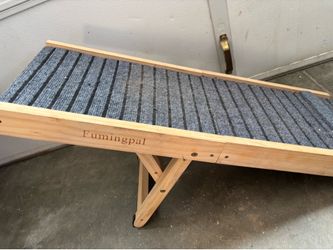 Cat scratcher