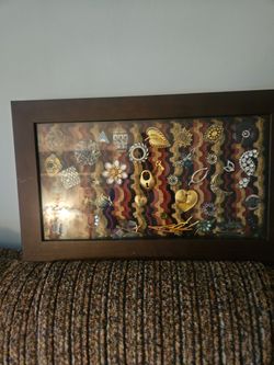 Brand New , VTG- BROOCHES-PIN,And Jewerly  Aranged