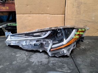 2023-2024-2025-2026 TOYOTA COROLLA LEFT HEADLIGHT OEM USED #11697
