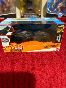 Hot Wheels Pull-Back Speeders BatMobile Night Burnerz 1:43 scale