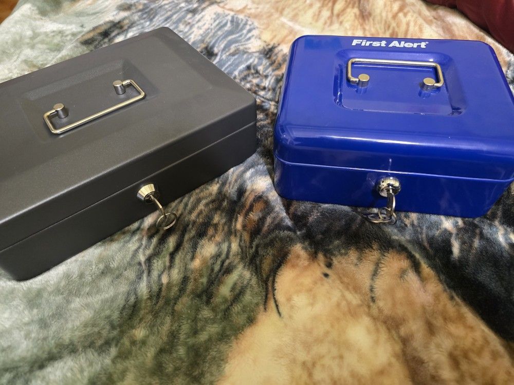 Cash Box With Key 