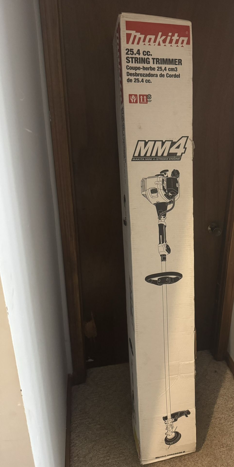 Makita 4 Stroke String Trimmer EM2650LH 25.4CC Brand new