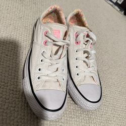 Womens Size 7 Off White Size 7 Converse Chuck Taylor All Star Madison Sneaker 