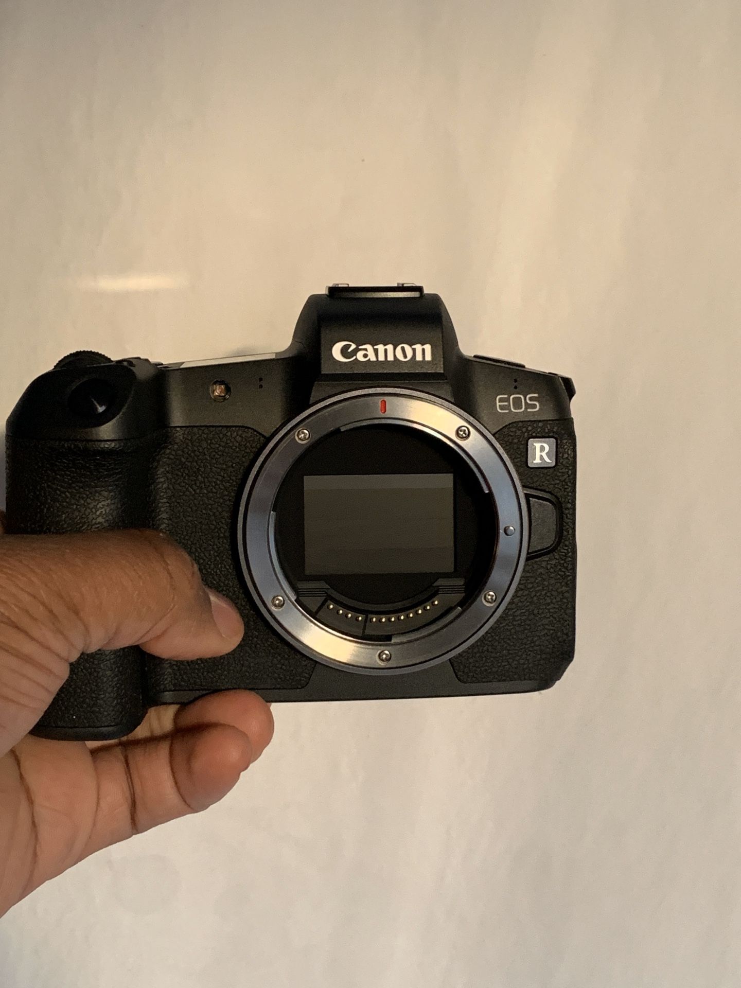 Canon EOS R Like New