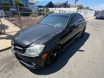 Mercedes Benz 2010 c300