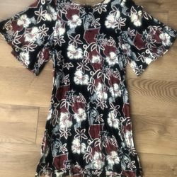 Women’s Dress Size Small