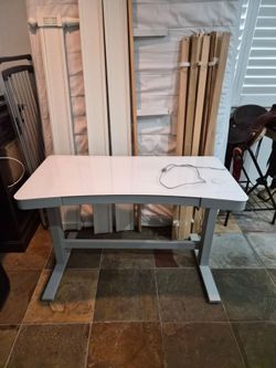 Standing desk