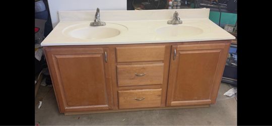 Bathroom vanity