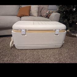 150 Quart Igloo Ice Chest