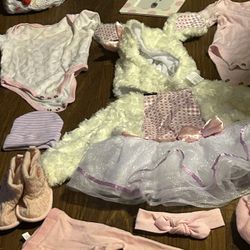Beautiful  Little  Lamb Dress Set 6-12 Months  Worn Once  Clean Like To Condition  With Extremely  Extra  Pieces  13  Piece s