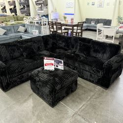 We Black Sectional 