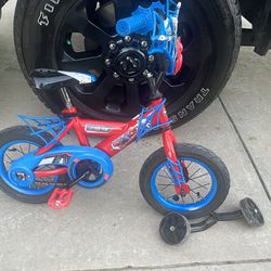 Spider-Man Bike With Training Wheels And Helmet 