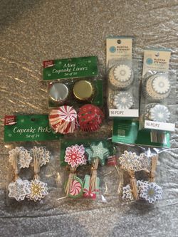 Cup cake toppers, Minni cupcake liners holiday