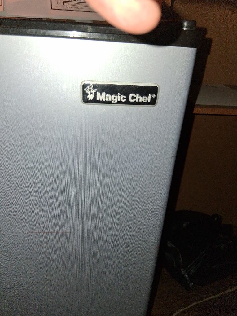 Magic Chef Fridge Refrigerator 