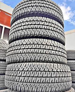 275/70/18 vendo un set de llantas marca Michelin con un 80% de vida las 4