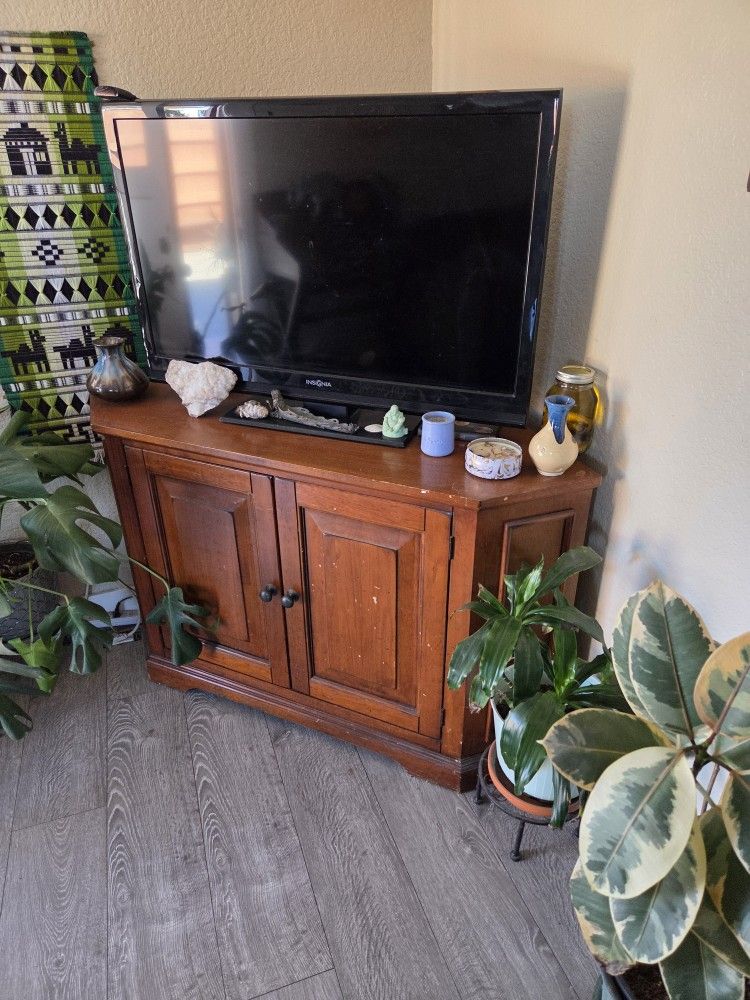 Wood Corner Hutch / TV Stand / Table
