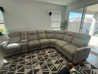 Living Spaces- Jarrell Reclining Sectional