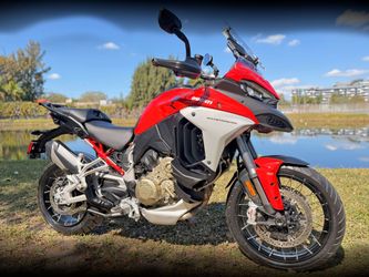 2022 Ducati Multistrada V4 S Travel & Radar