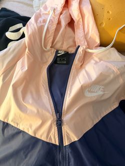 Women Nike windbreaker