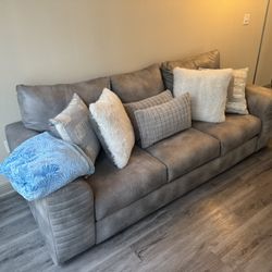 Single Sofa (Pillows Included)