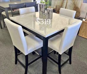 Beautiful‼️ 5-Pc White Counter Height Dining Table Set