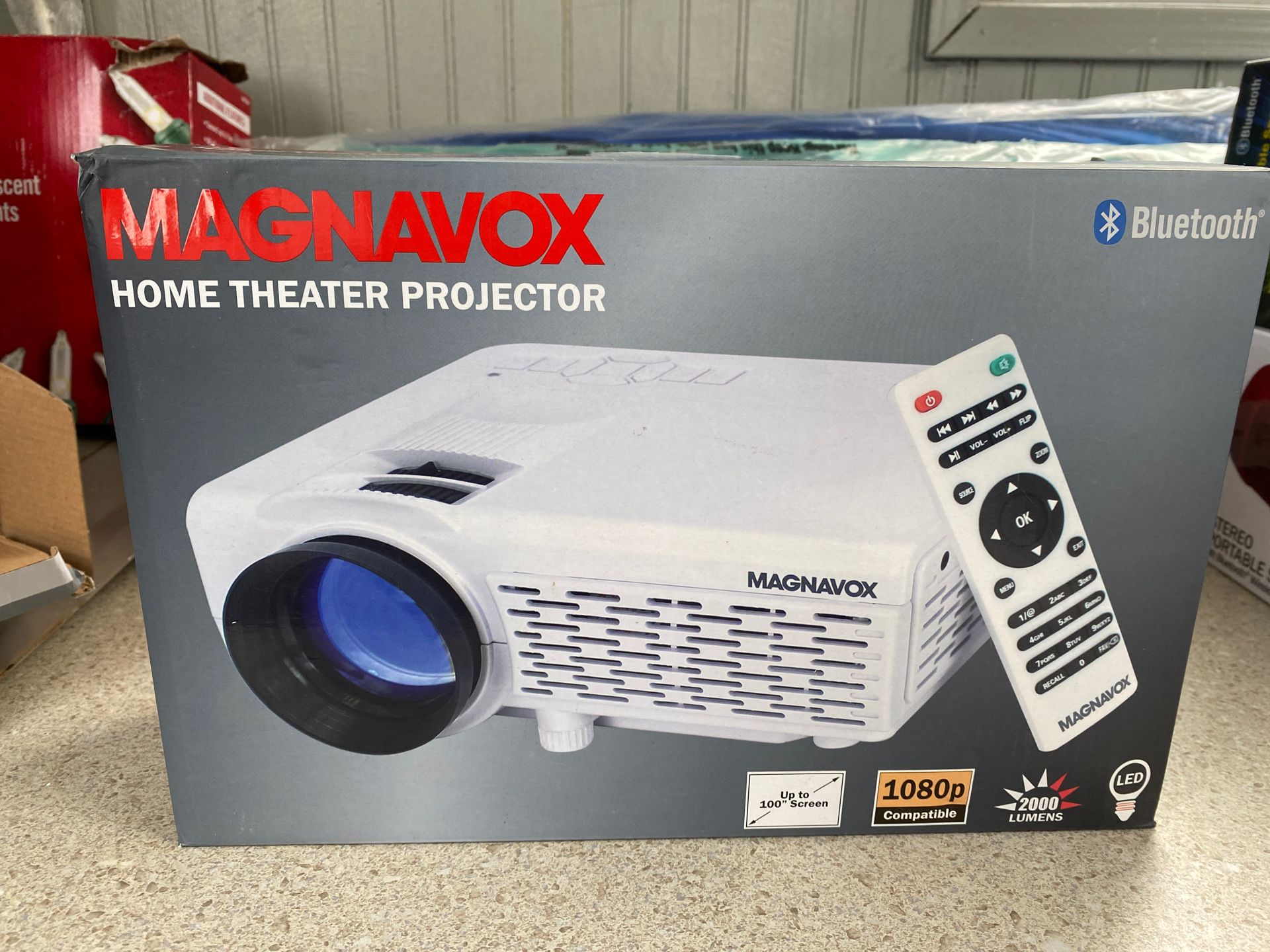 Magnavox MP601 Home Theater Projector with Bluetooth