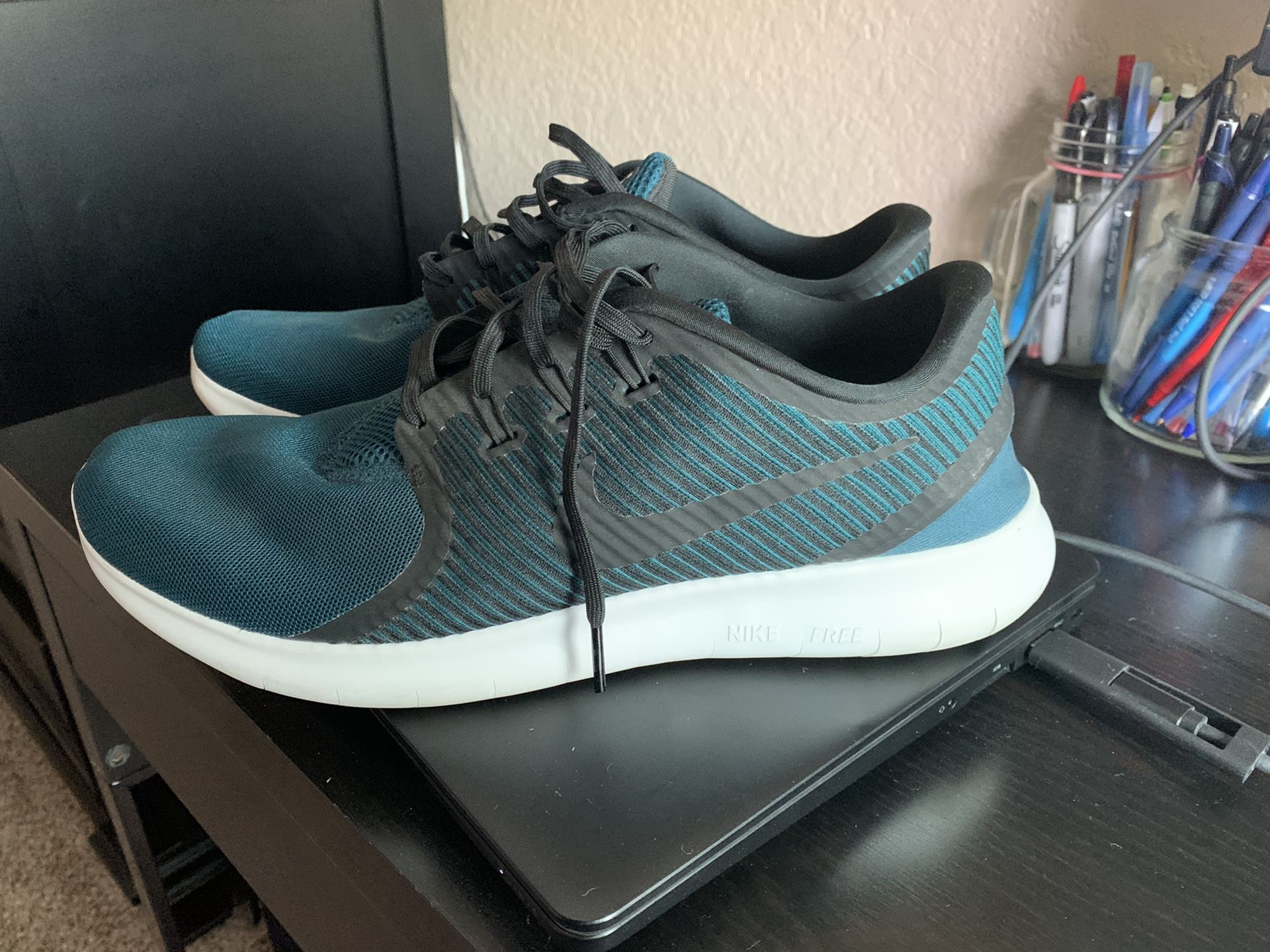Nike free running shoes 10.5