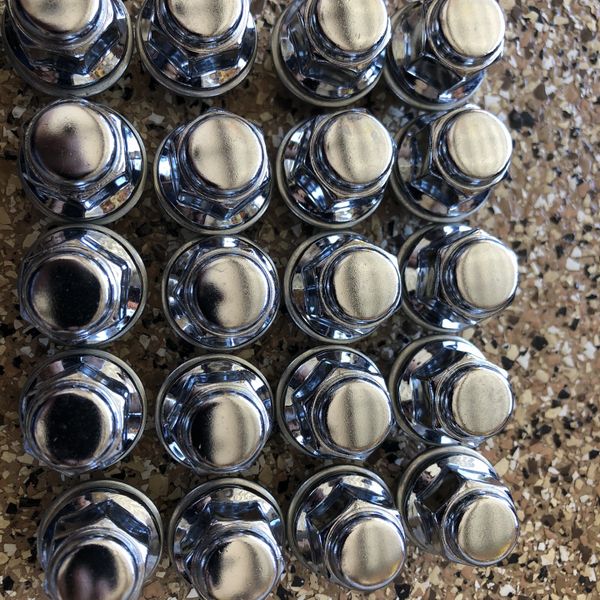 Toyota Camry Lug Nuts