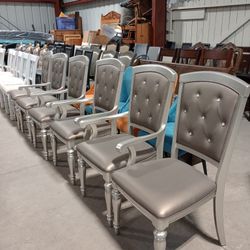 Chairs And Stools / Sillas Y Bancos 