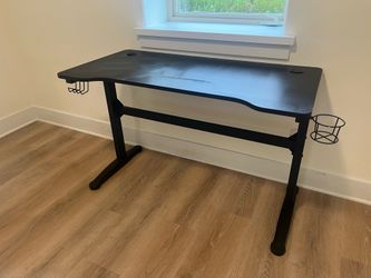 Computer desk - FREE! Wallingford (Seattle)