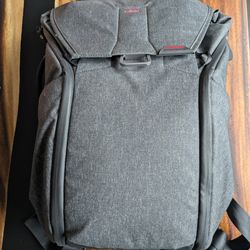 Peak Design Everyday Backpack. 20L. Gray. Incredible Condition.