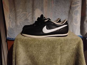 Men's leather Nike Athletic shoes like new