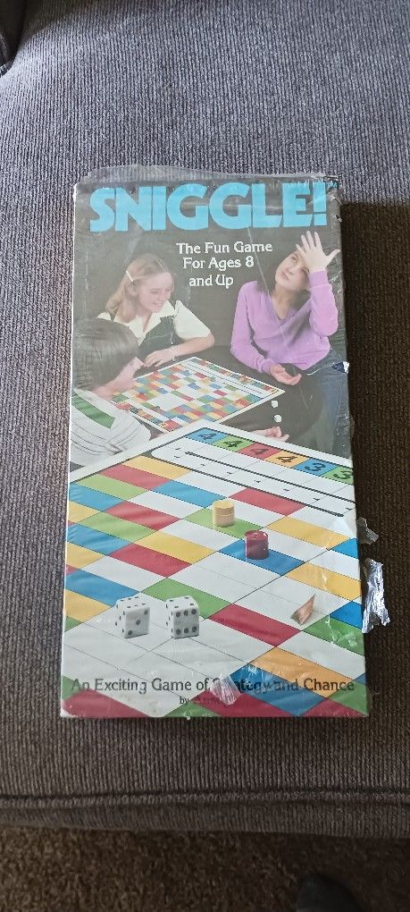 1980 Sniggle Board Game