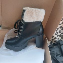 Boots Sz 10