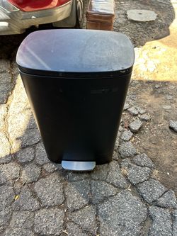 LARGE BLACK TRASH CAN WITH PEDAL