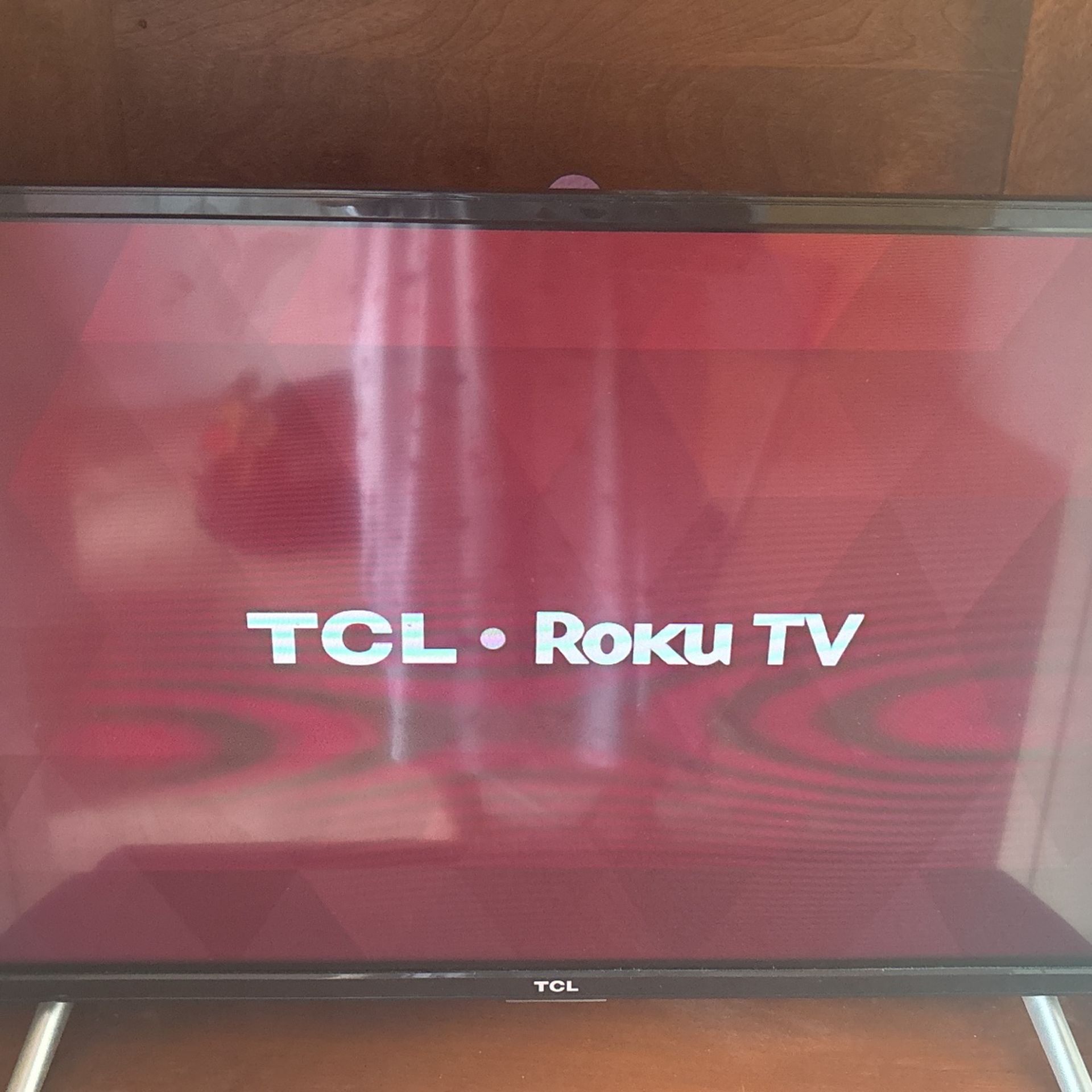 32in TCL Roku Smart TV