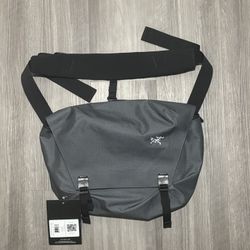 Arc’teryx Granville 10 Courier Bag
