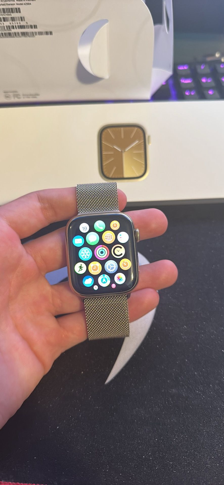 Apple Watch Series 9 Gold Stainless Steel Case Color: Gold 45mm Year: 2023-24 LTE/Wifi