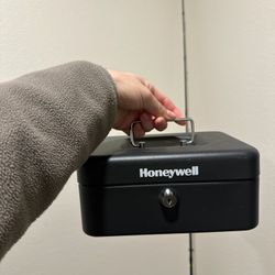 Honeywell Lock Box Safe 