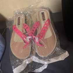 So Many Items For Sale $1,3,5 Dollars Come Check Them Out Like New Items