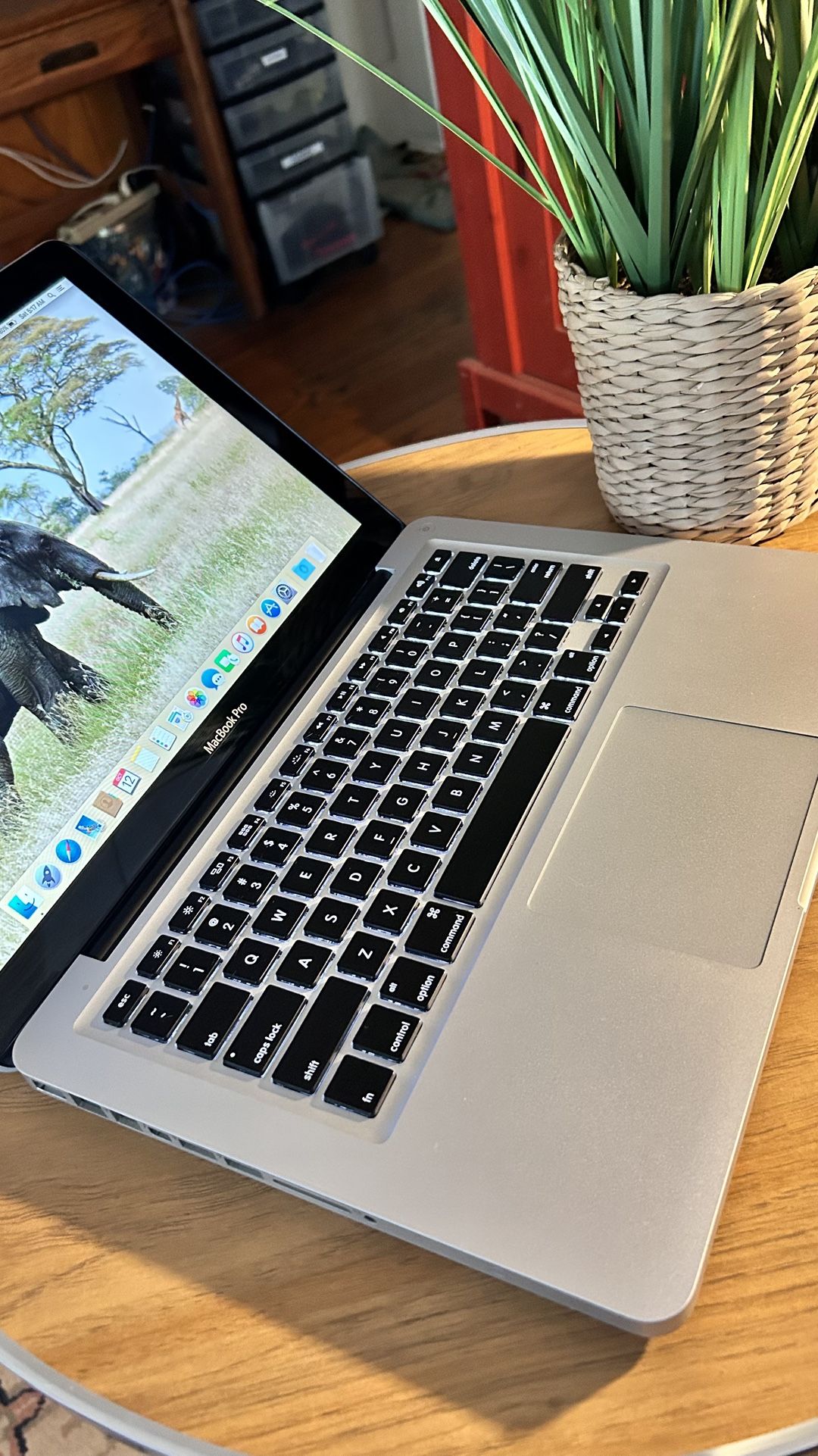 Apple MacBook Pro 13” I5/8GB/256GB SSD $140
