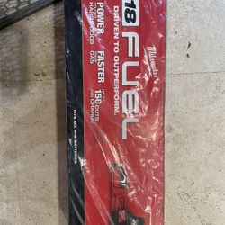 Milwaukee 16" Chainsaw