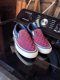 Women’s Shoes – Size 7 – Like New