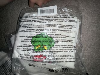 DS supreme tees sz Medium