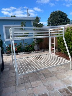 Bunk bed prime perfect condition Bunk bed prime perfect condition