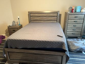 Queen Bed Set