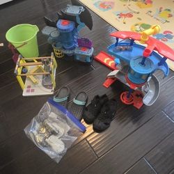Free Toys + 2 Pairs Of Water Shoes!! Must Take All