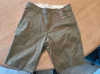 Brand new Levi’s men’s shorts size 28