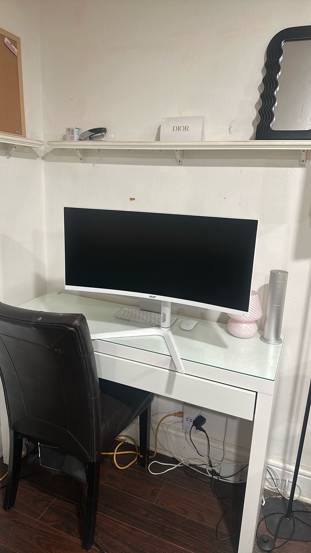 COMPUTER MONITOR